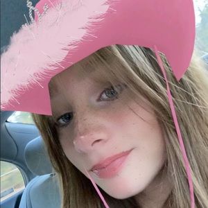 Meet your Posher, Hailey